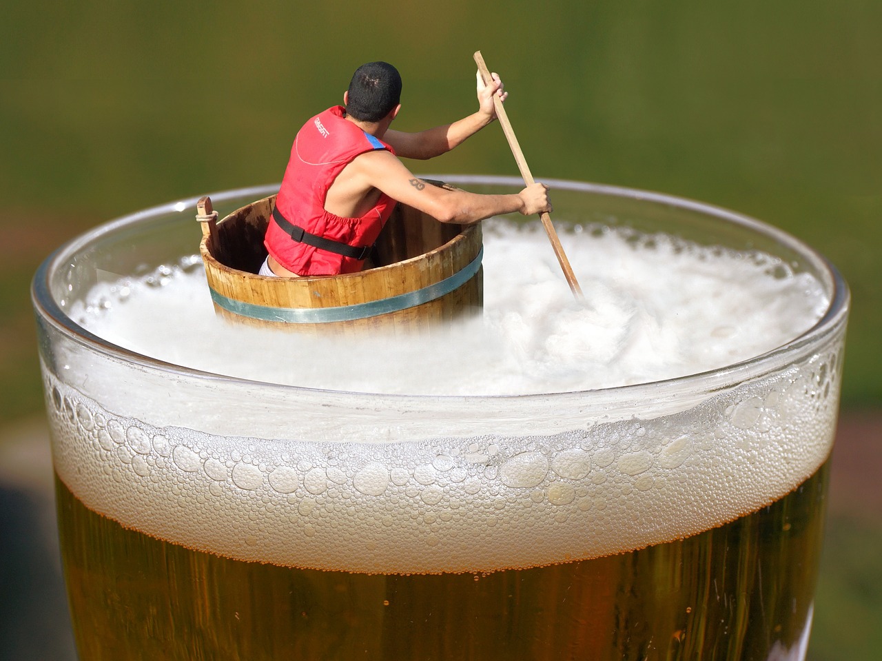 beer afloat drifting indulge tub 1607001